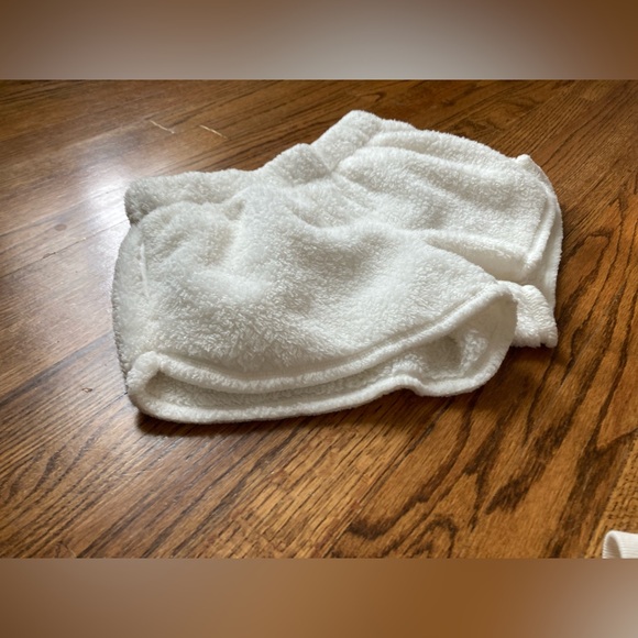 Aerie forever 21 fuzzy sherpa plush fleece cream white shorts - Picture 5 of 11